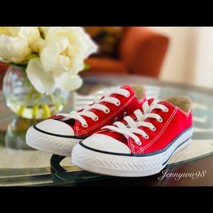 Converse Chuck Taylor All Star Low Top Red shoes.